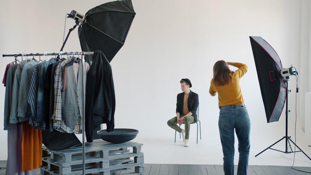 Brand Storytelling on the Show Floor: The Three-Second Test, Narrative Zoning, Sightlines